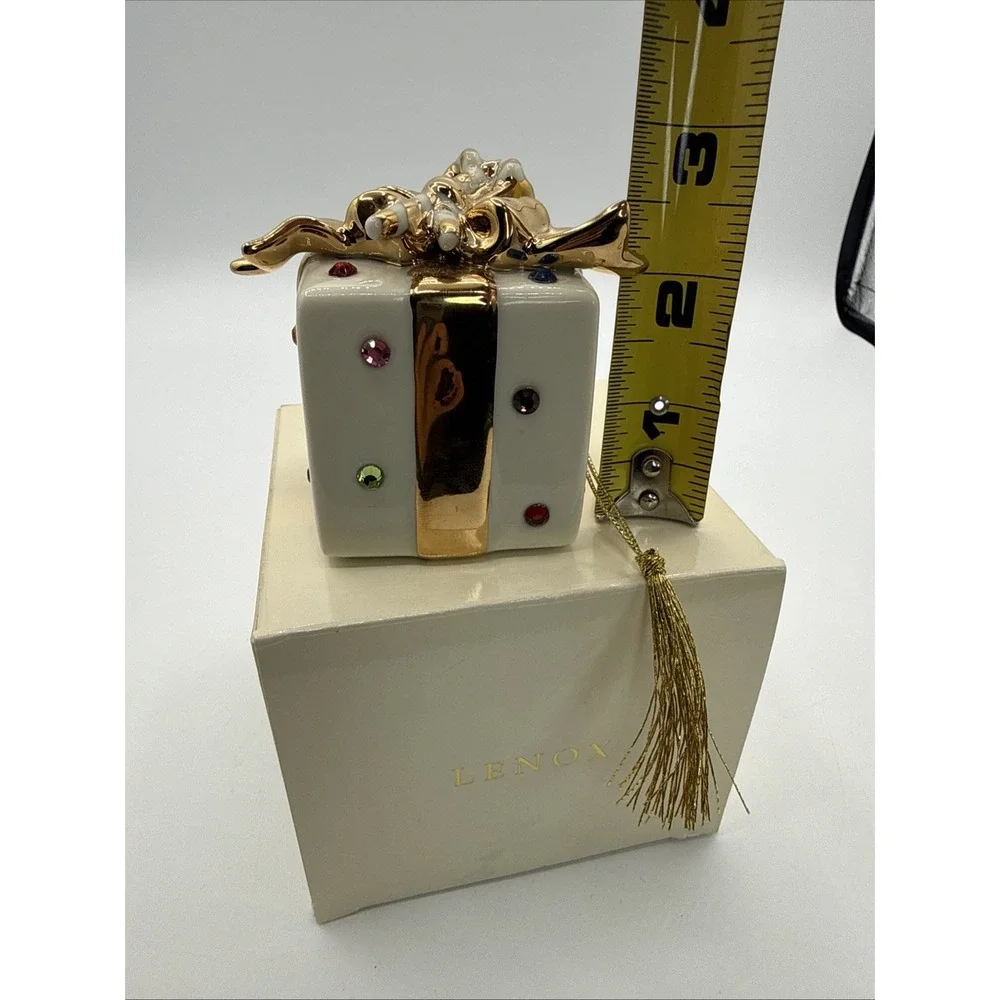 Lenox 2003 Jeweled Gift Box Christmas Ornament Gold Trim Missing 1 Gem VTG